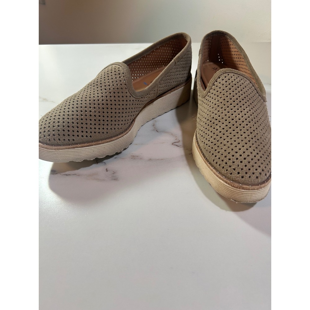 Johnston & Murphy Womens 9.5M Taupe Perforated Suede TRUFOAM Platform Loafers